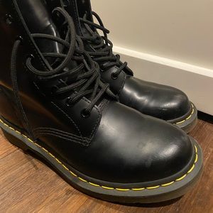 DOC MARTENS FOR AN AMAZING PRICE!!